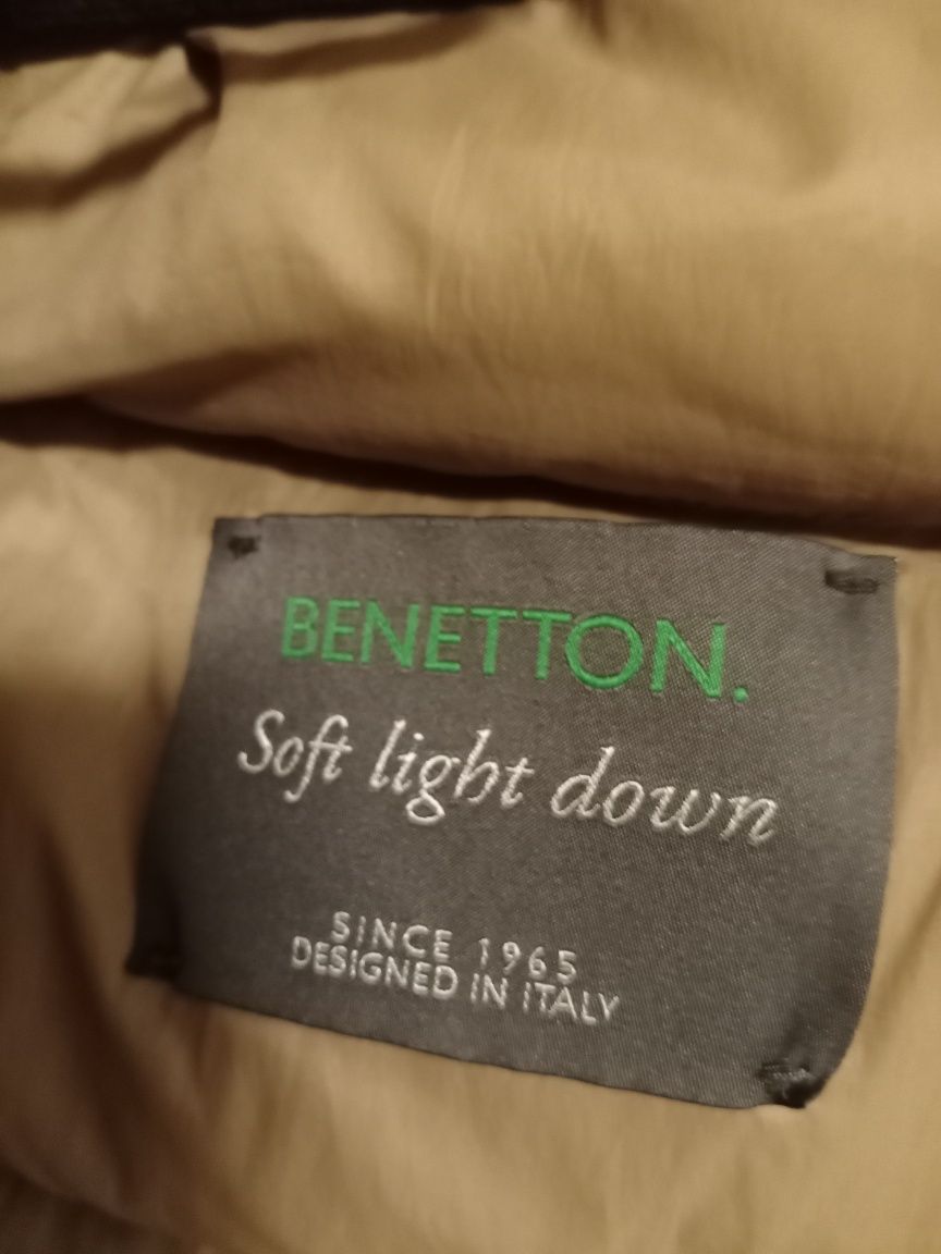 Продам желетку Benetton