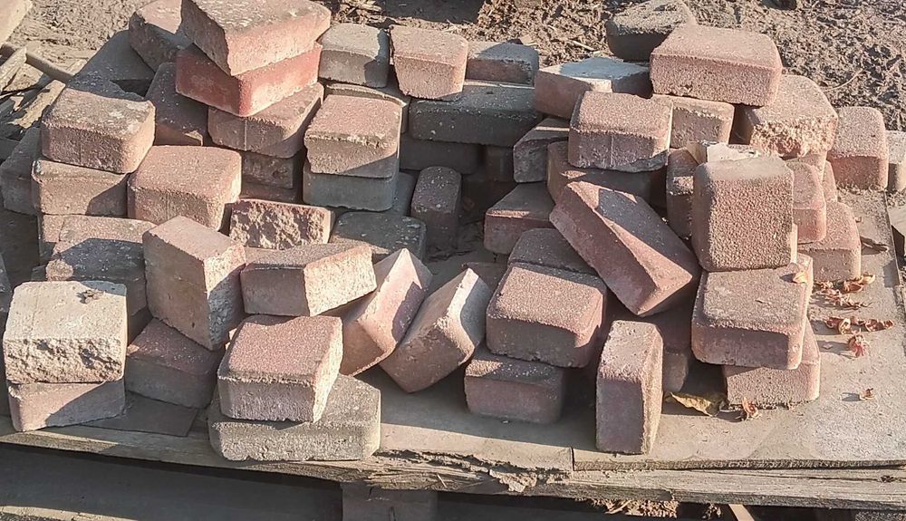 Kostka brukowa z rozbiorki