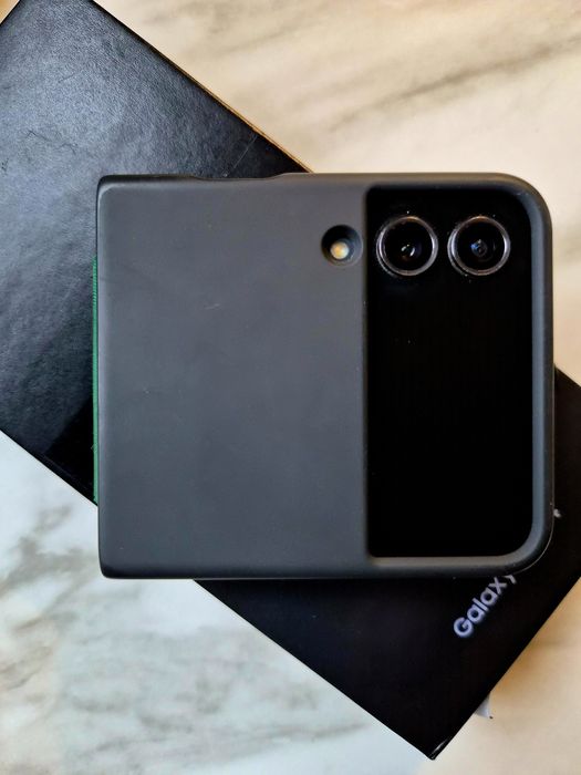 Samsung Flip 4 w dobrym stanie