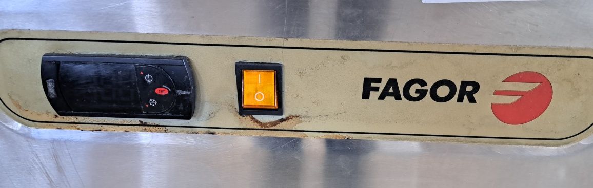 Холодильний стіл Fagor