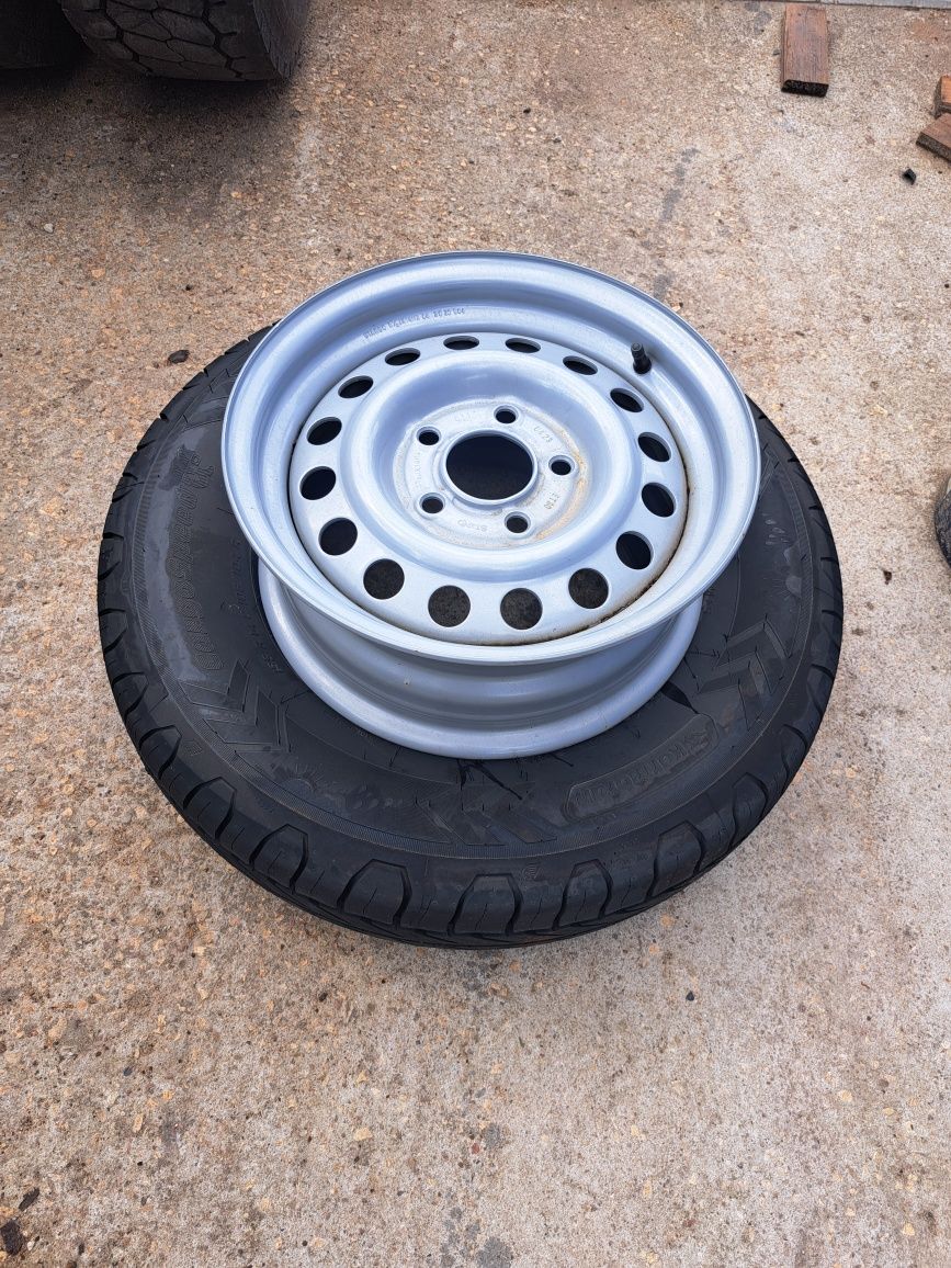 Opona z felga 195/ 14R niewiadow laweta