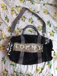 Pojemna torba podróżna na siłownię  Tommy Hilfiger