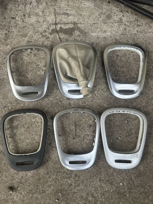 Дкклративна накладка, рамка кпп Renault Scenik 3 09-15р