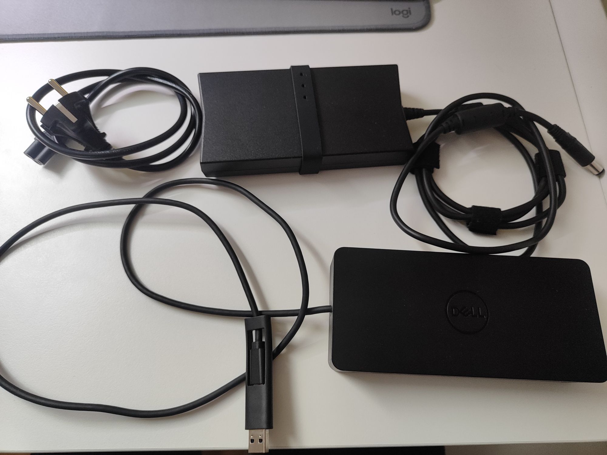 Stacja dokująca DELL D6000 + zasilacz / USB-C 2xDP, 1x HDMI, 4x USB