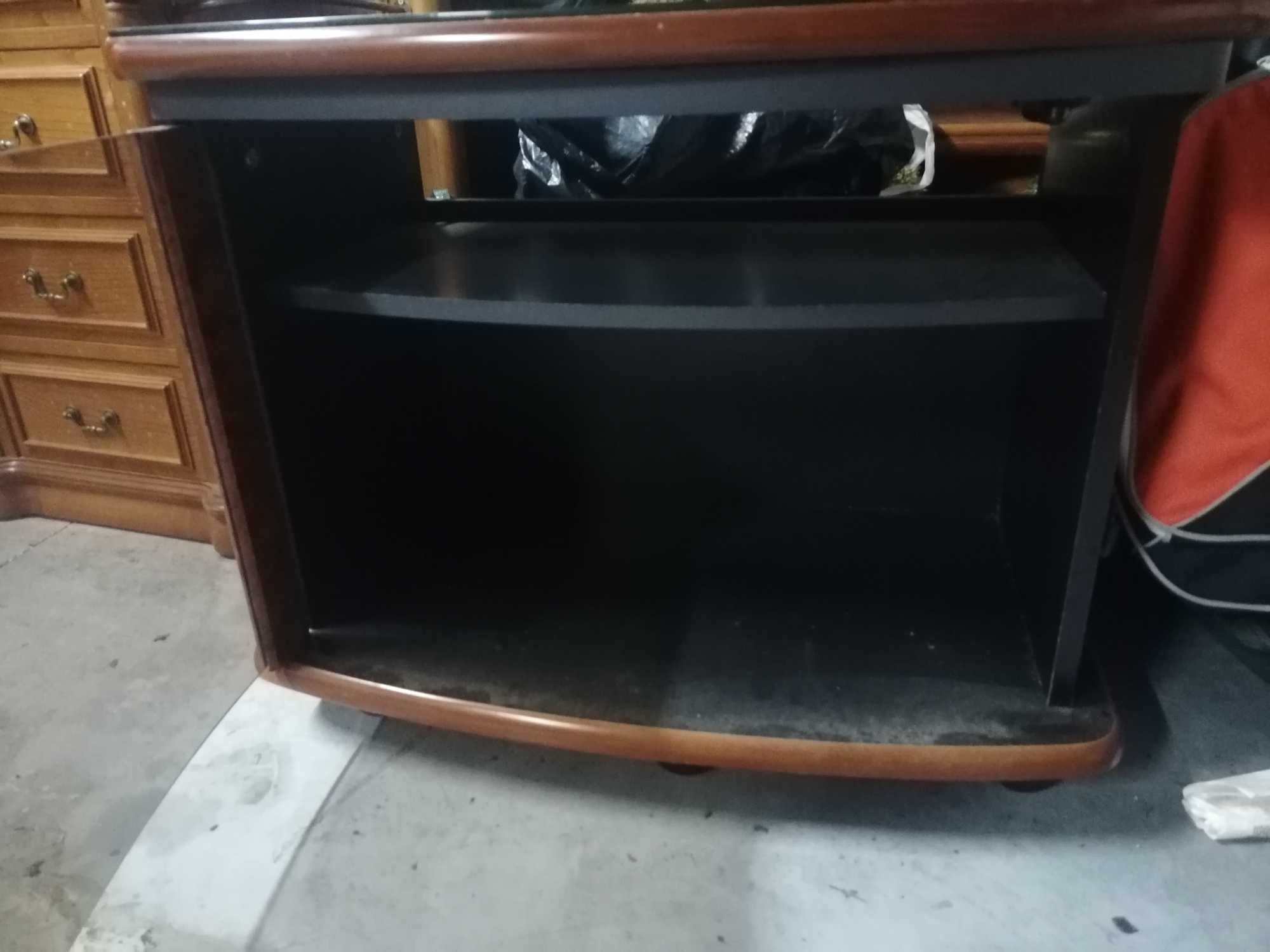 Móvel TV com porta e arrumação