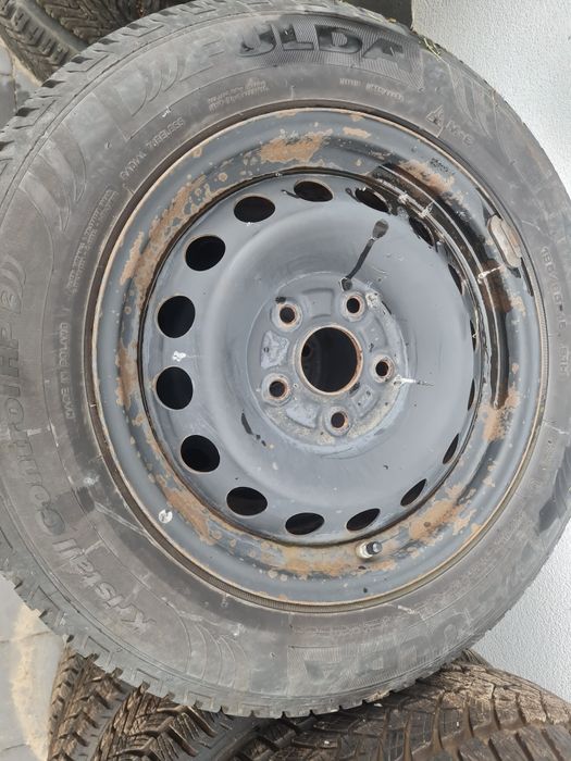 Felgi z oponami zimowe toyota corolla e21  195/65r15