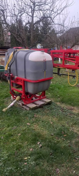 Оприскувач 1000 л