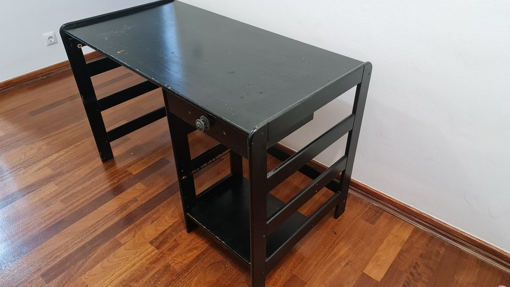 Mesa secretária para PC