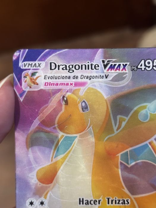 Carta pokemon dragonite VMAX