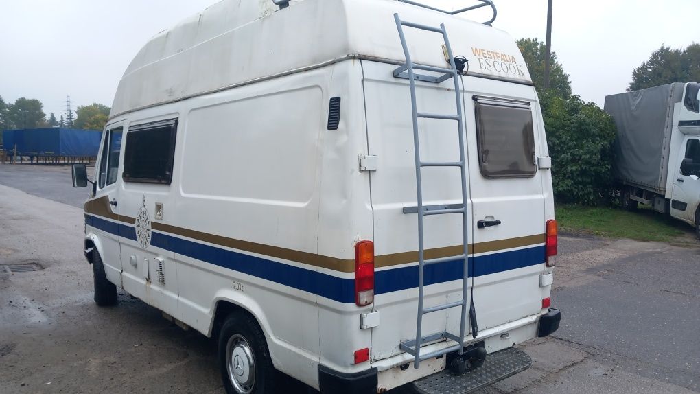 Kamper, camper Mercedes James Cook automat