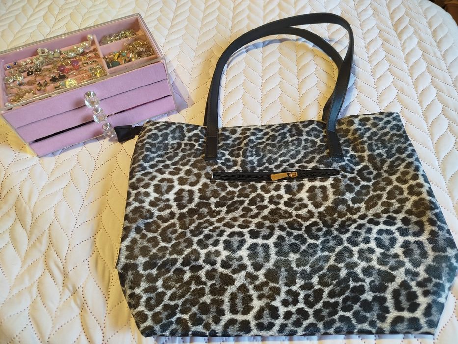 Mala tigress cinzenta