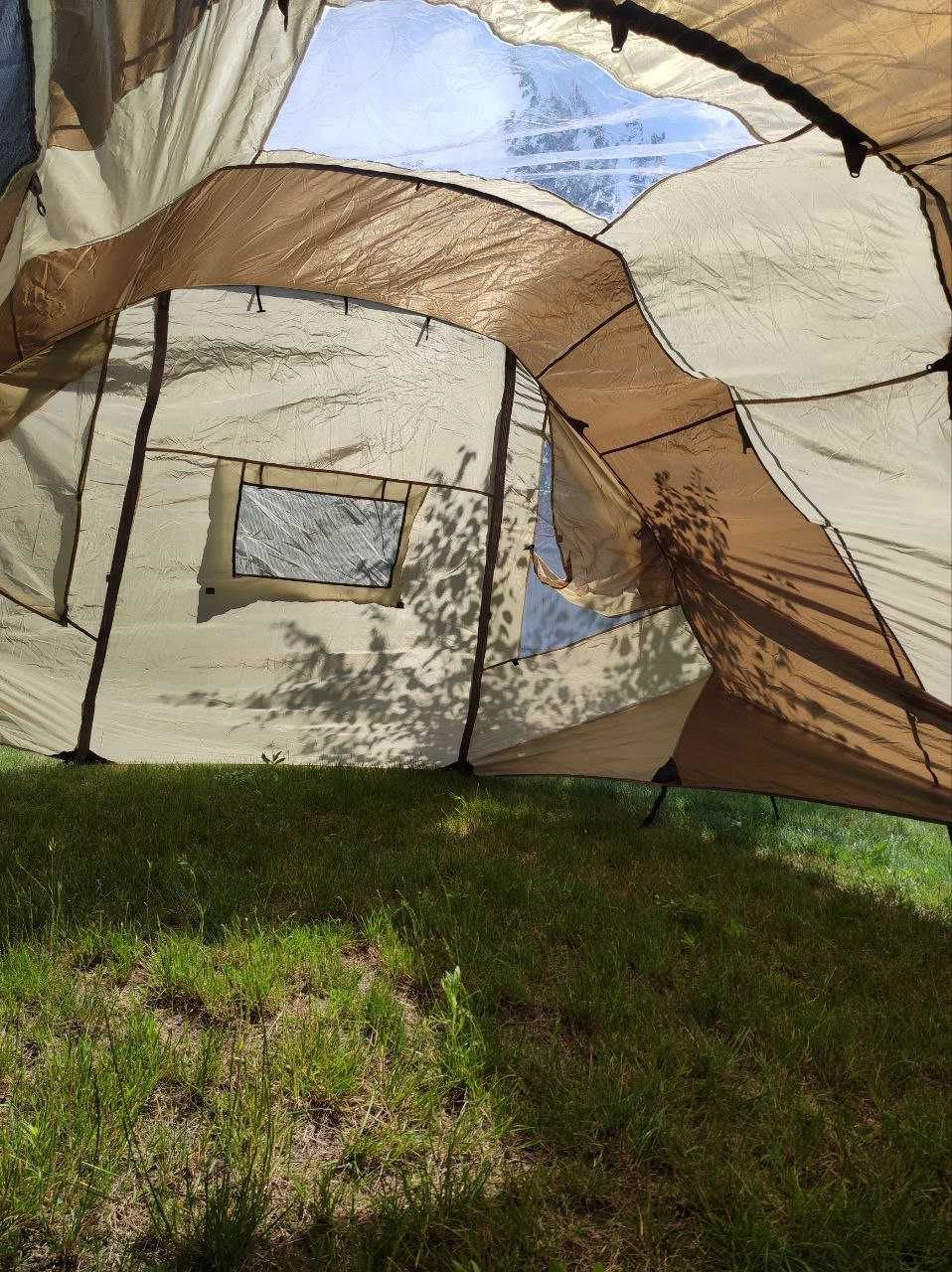Палатка туристическая  4х местная с тамбуром и окнами Halfords Англия