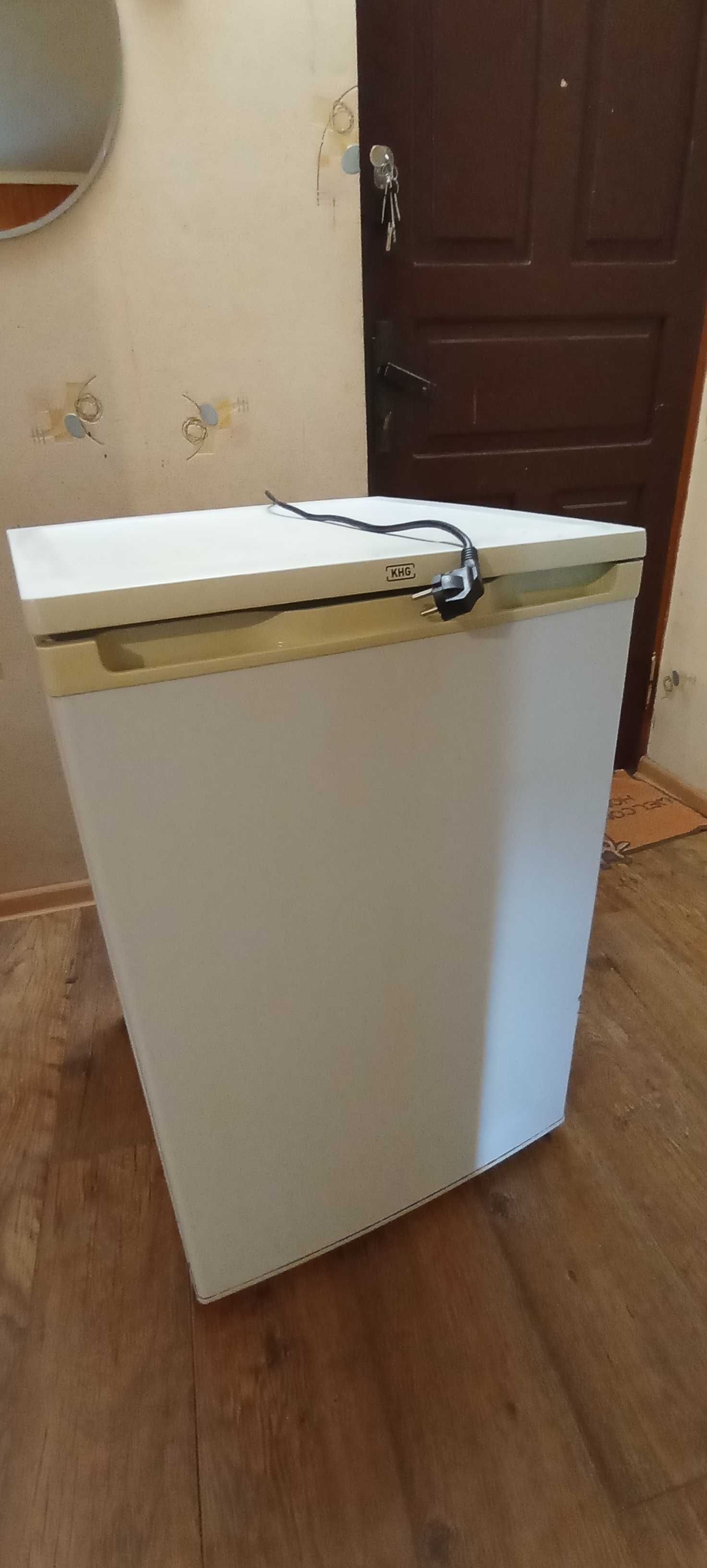 Холодильник  KHG