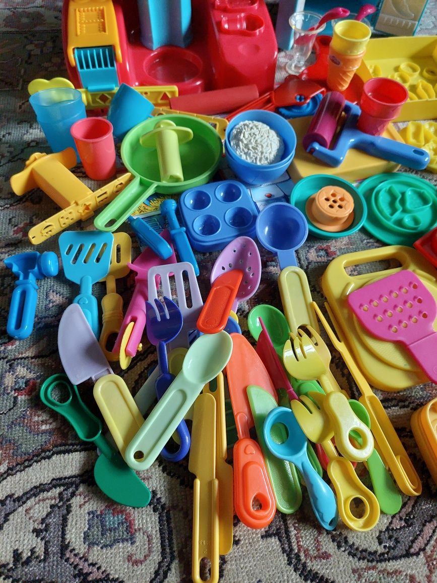 duży zestaw ciastolina Playdooh kuchnia/sushi/kino/pizza