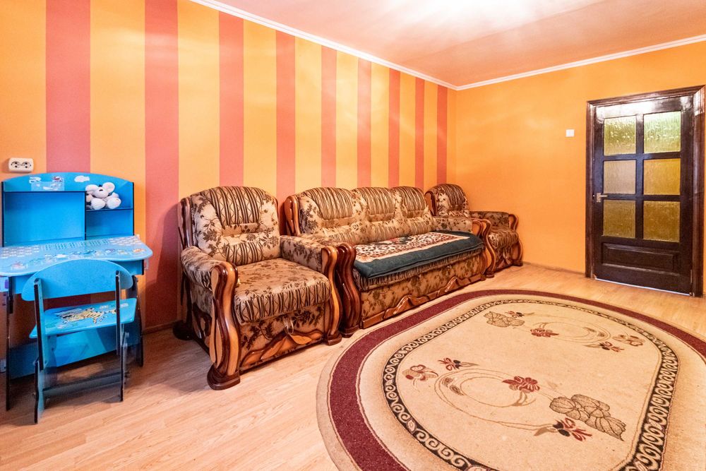 2-к. квартира з ремонтом, бойлером та лоджією за вул. Василя Стуса