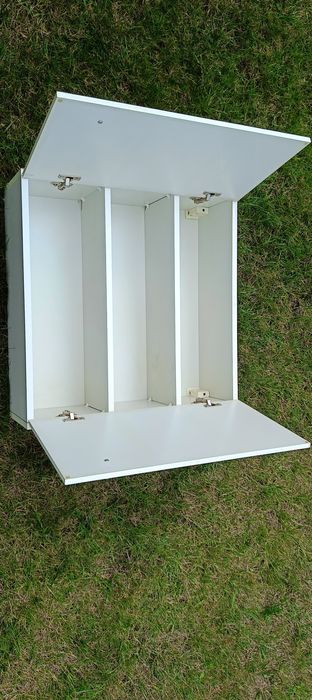 Szafka biała lakierowana wisząca Wypych