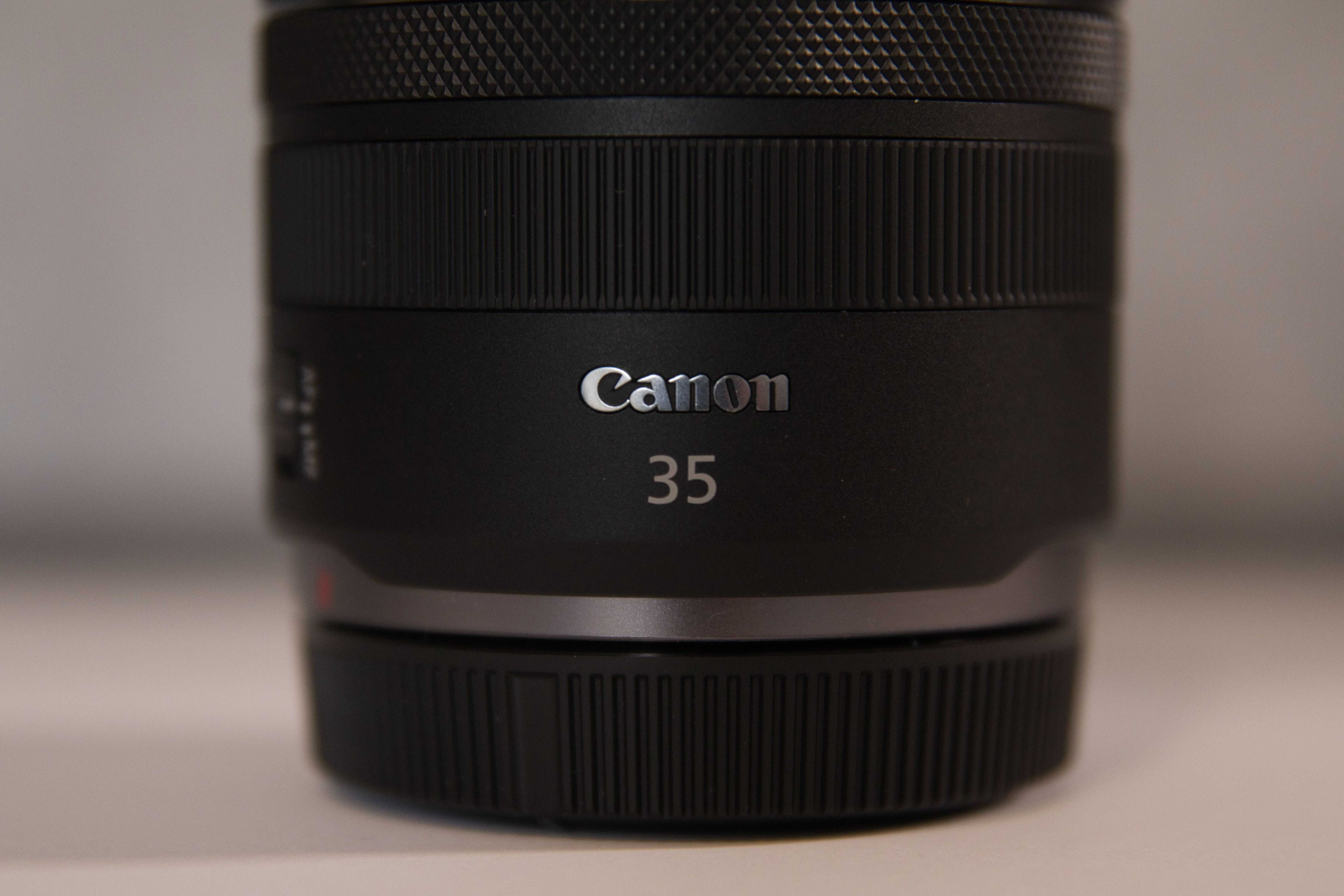 Obiektyw CANON RF 35 mm f/1.8 Macro IS STM