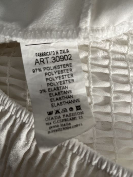 Top z broszką regulowane ramiączka