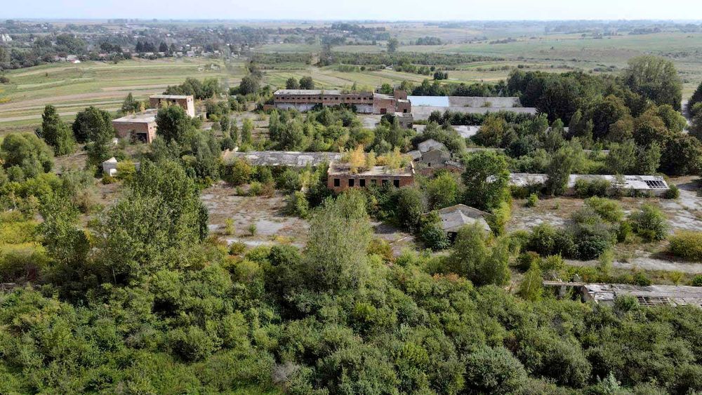 Продам виробничо-складський комплекс, с.Великі Межирічі.