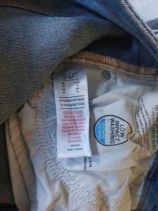 F&F Jeansowe bermudy damskie – rozmiar 42 – stan idealny!