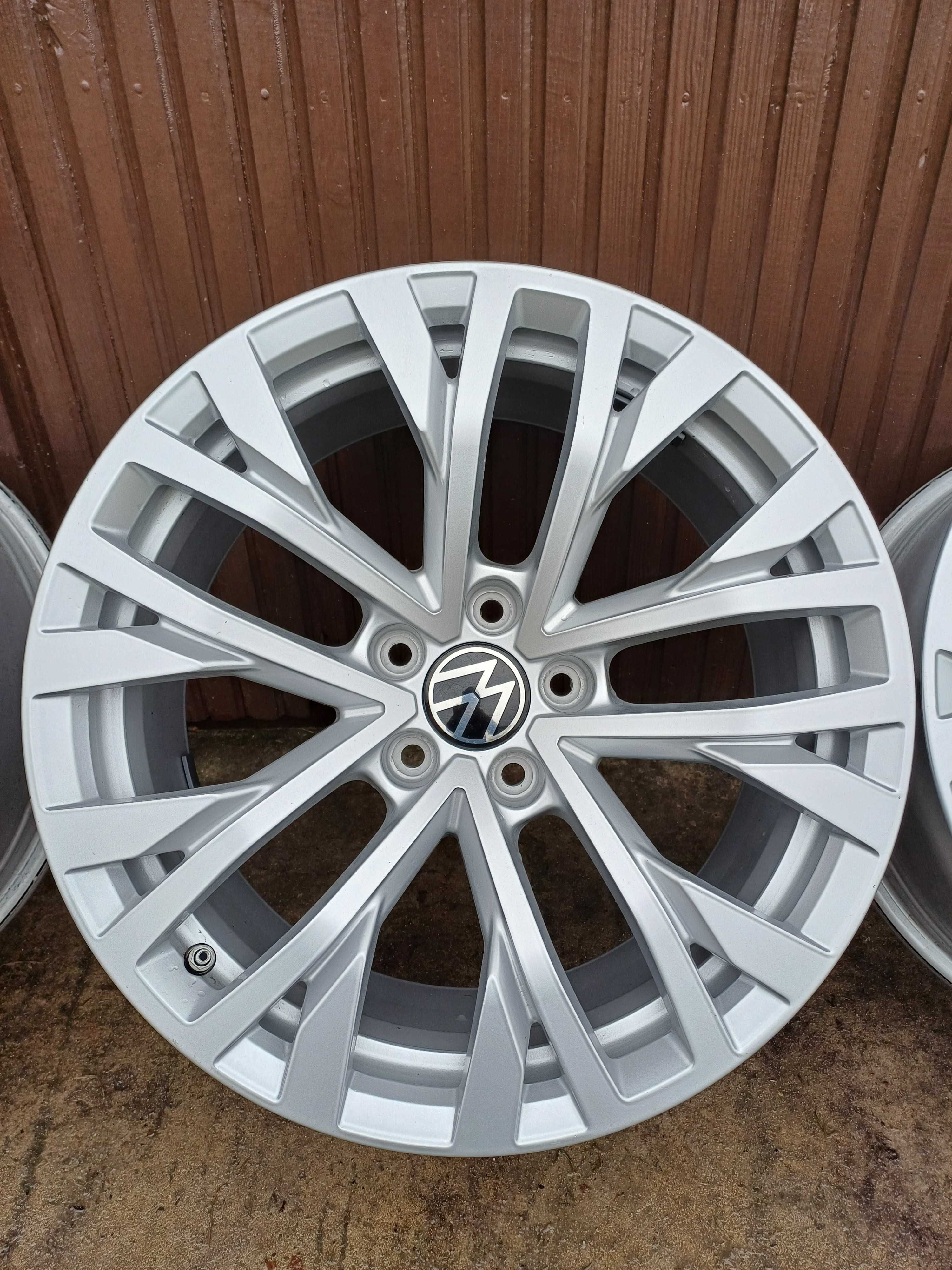 Oryginalne Felgi VOLKSWAGEN  18'' 8J ET25 Audi Seat Skoda