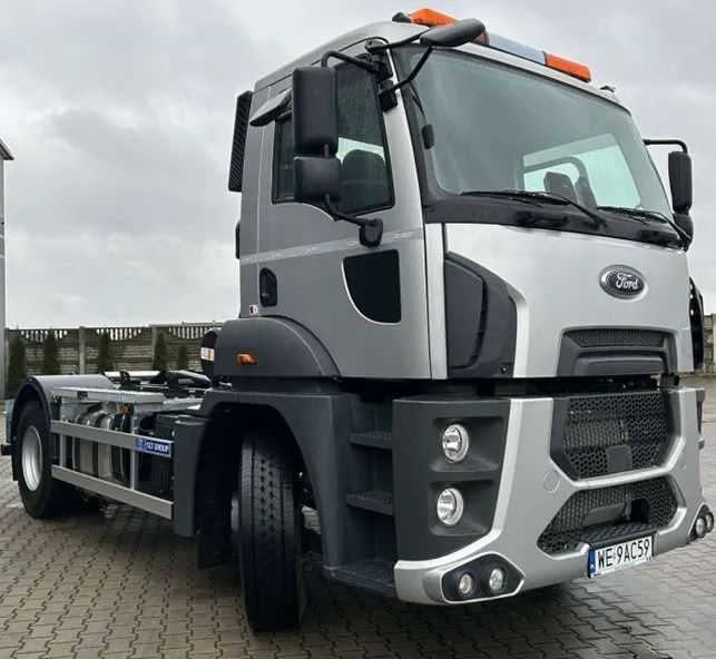 Ford 1833  Ford 1833 Hakowiec dostępny od ręki!!!