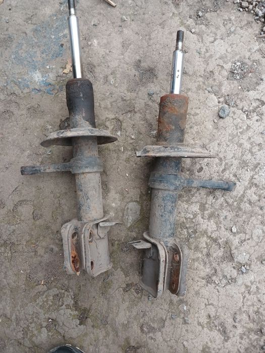 Передние разборные корпуса стоек ваз 2109