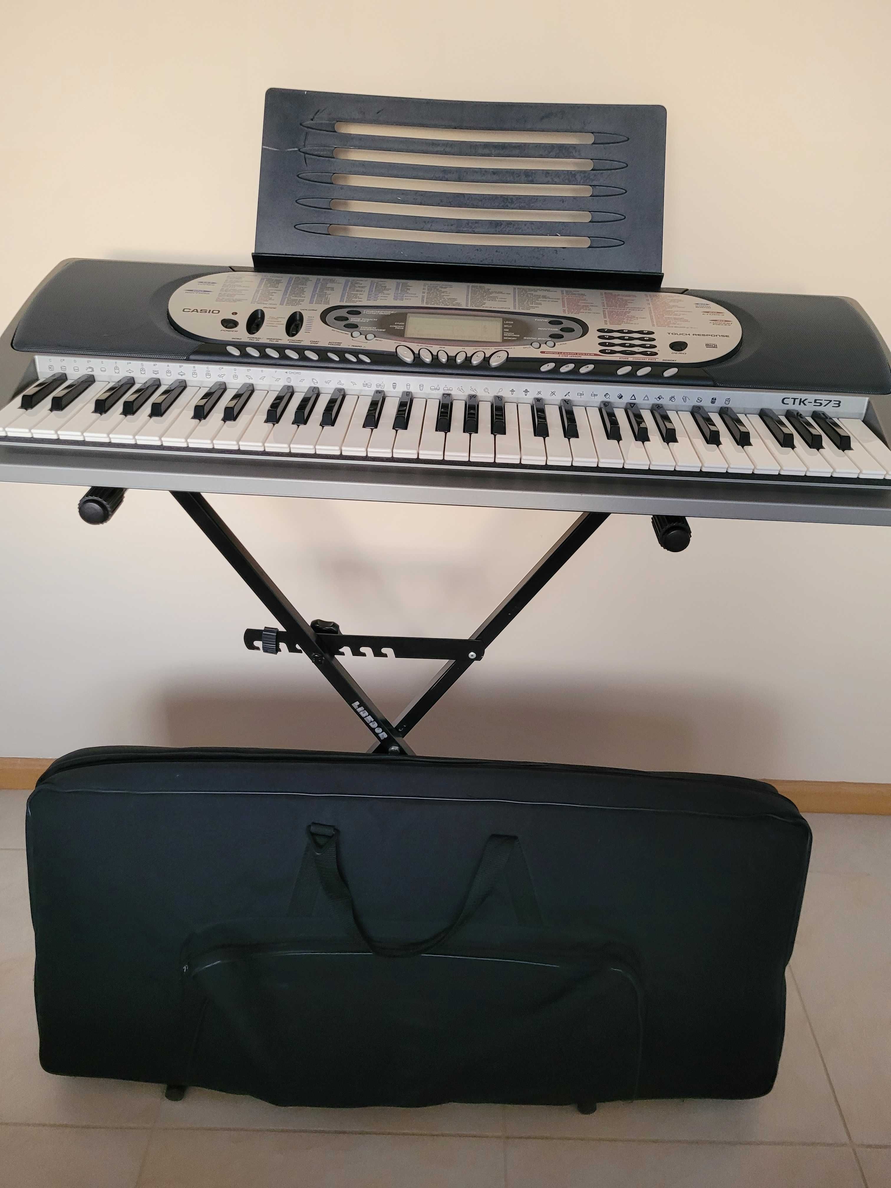 Keyboard CASIO CTK-573