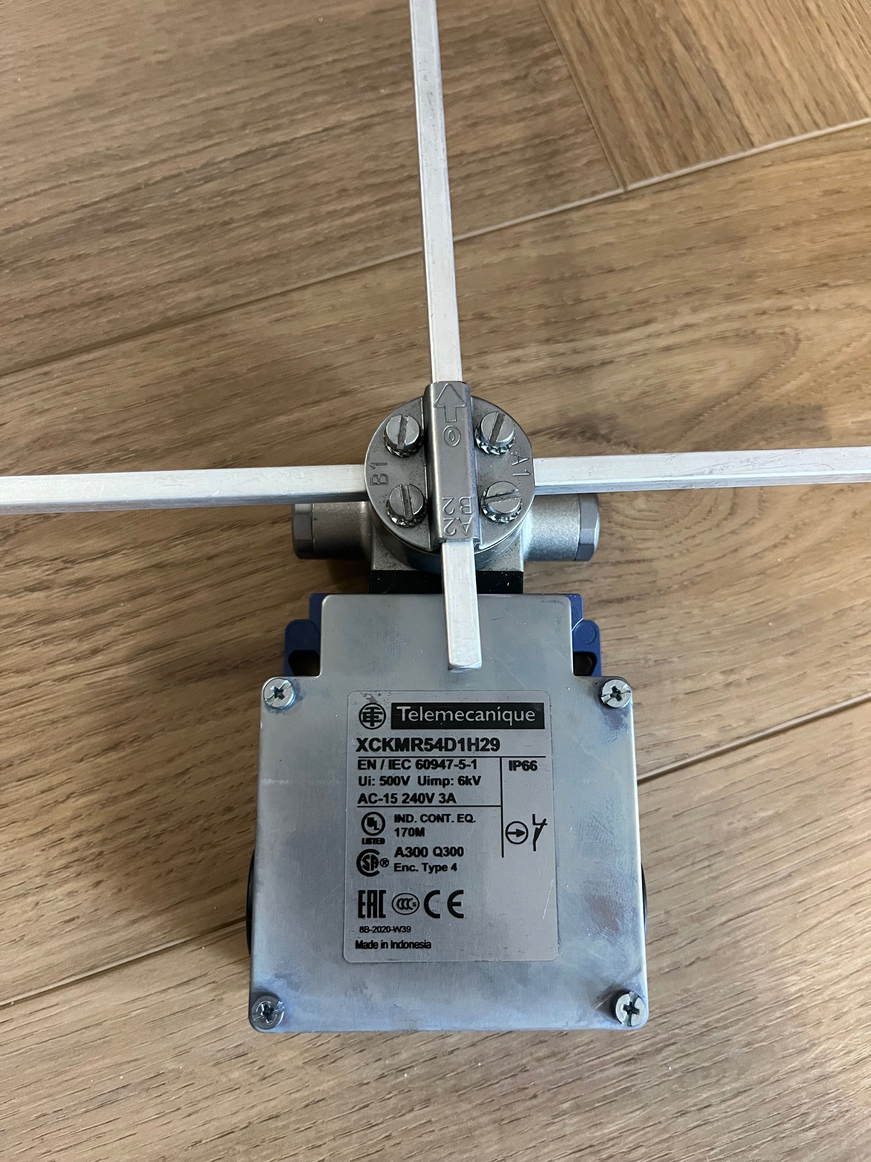 Łącznik krańcowy TELEMECANIQUE XCKMR54D1H29