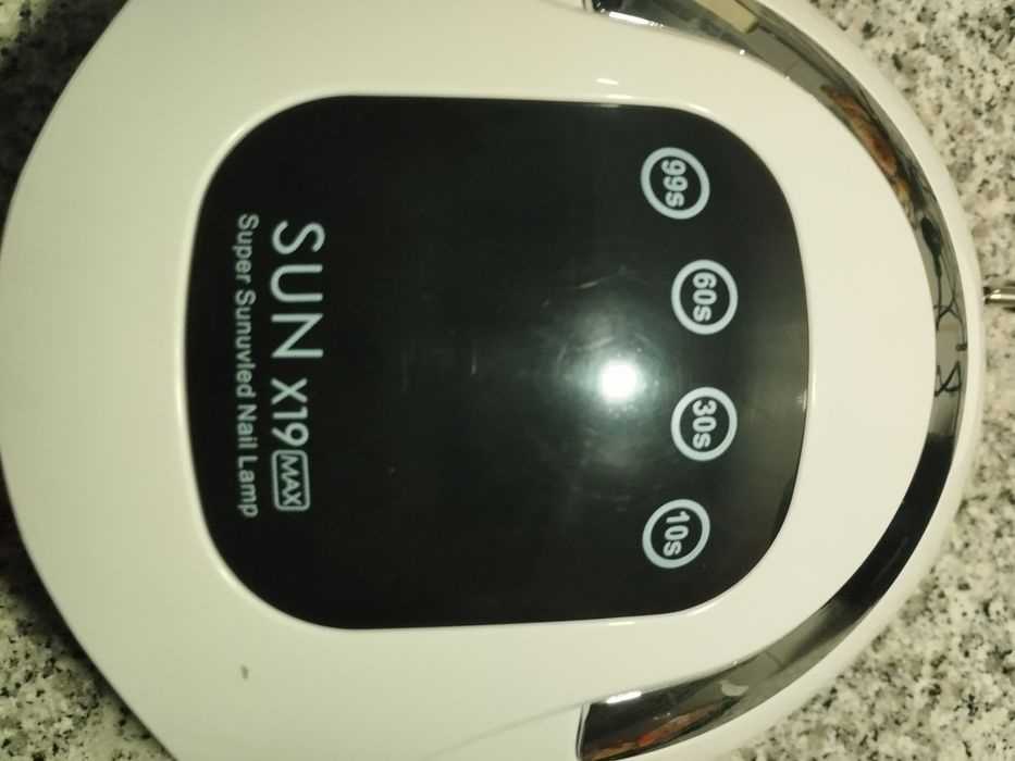 Catalisador de unhas led pouco uso