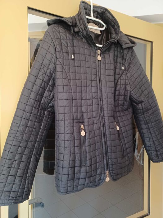 Kurtka z kapturem czarna-grafit ciemny marki Andrea Lee.it rozmiar M.