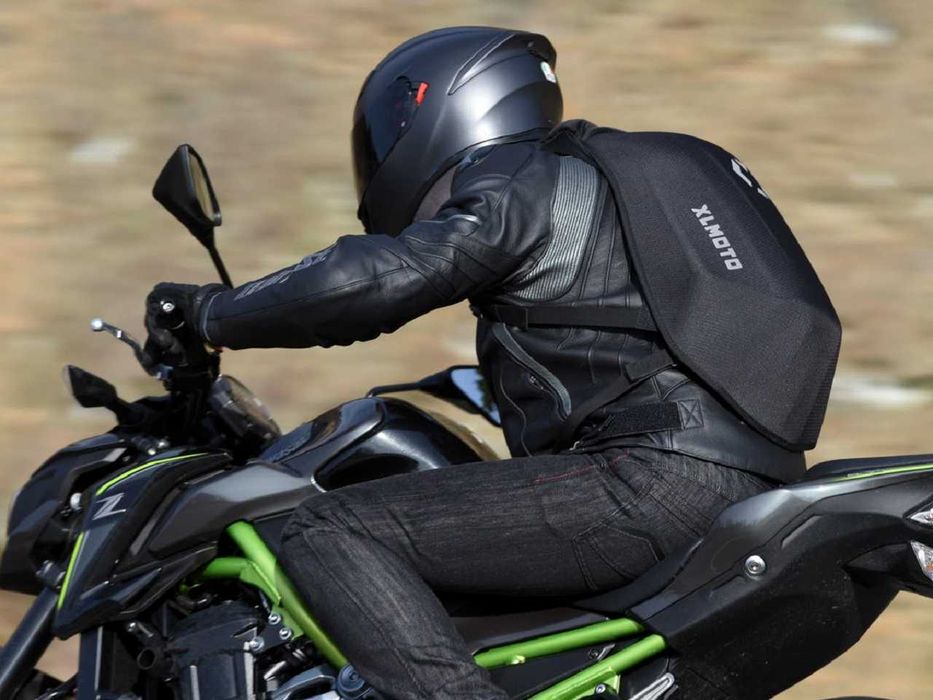 Mochila motard rígida