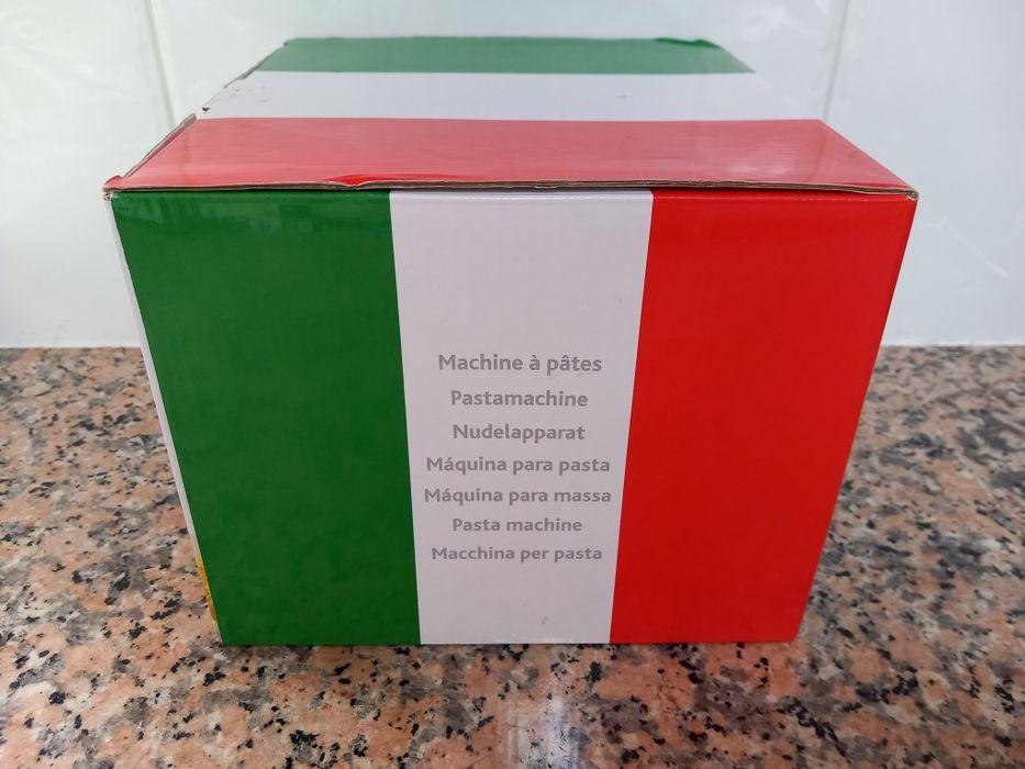 Máquina para fazer pasta ou estender massa