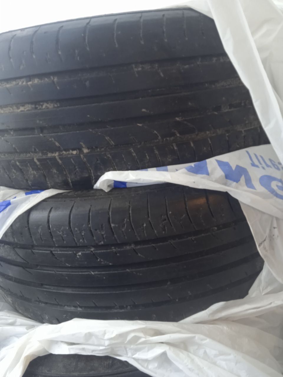 Продается б/у резина 215/55 R 18