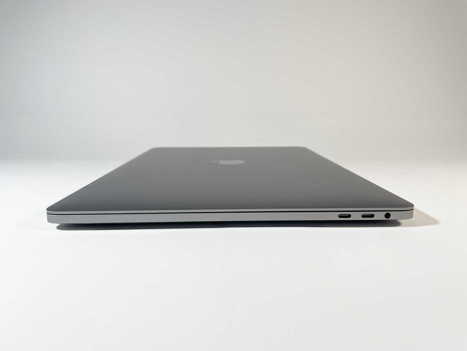 MacBook Pro 15'' 2019 | i7-2,6GHz | 16GB | 512GB SSD | Touch Bar