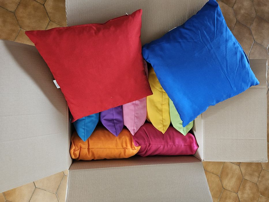 Almofadas coloridas