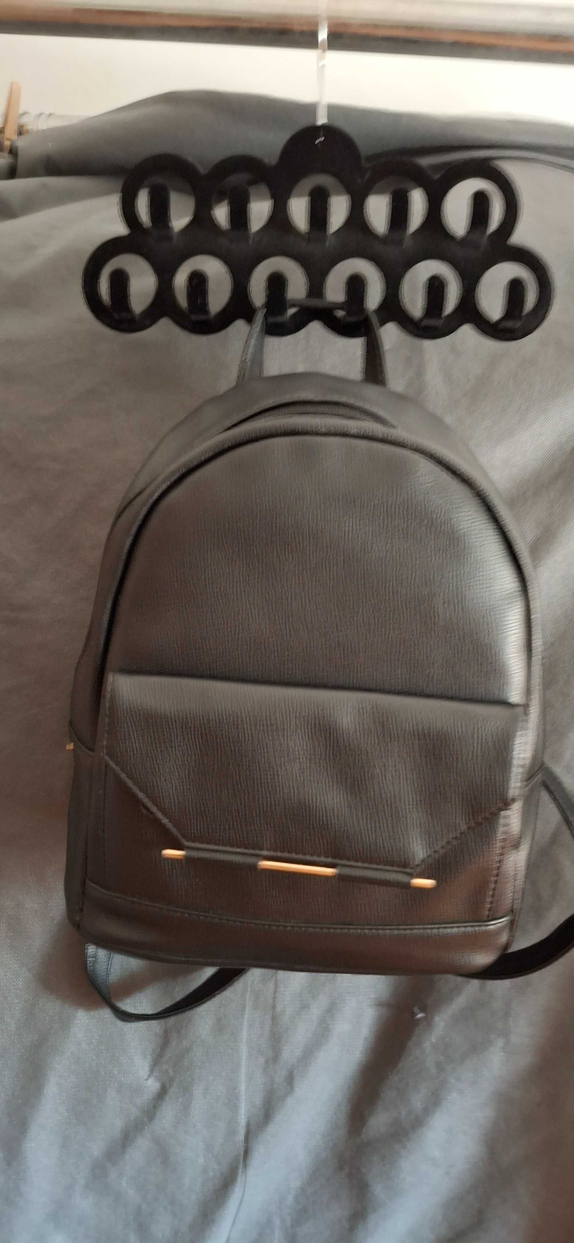 Mochila preta Primark
