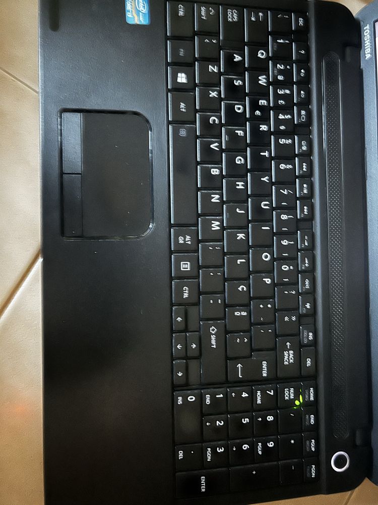 Portátil Toshiba i3