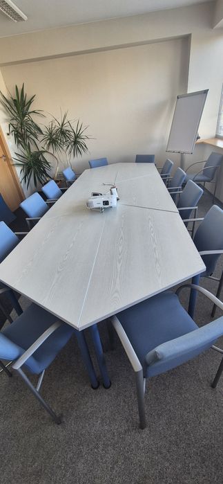 Stół konferencyjny + 16 krzeseł