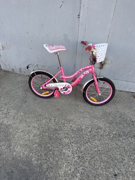 Дитячий велосипед для дівчинки