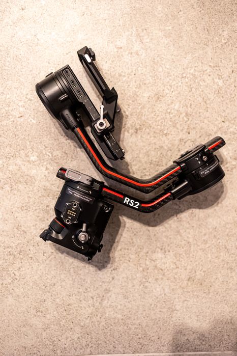 DJI RS 2 Pro – zestaw z pokrowcem + uchwyt do nagrywania wertykalnie