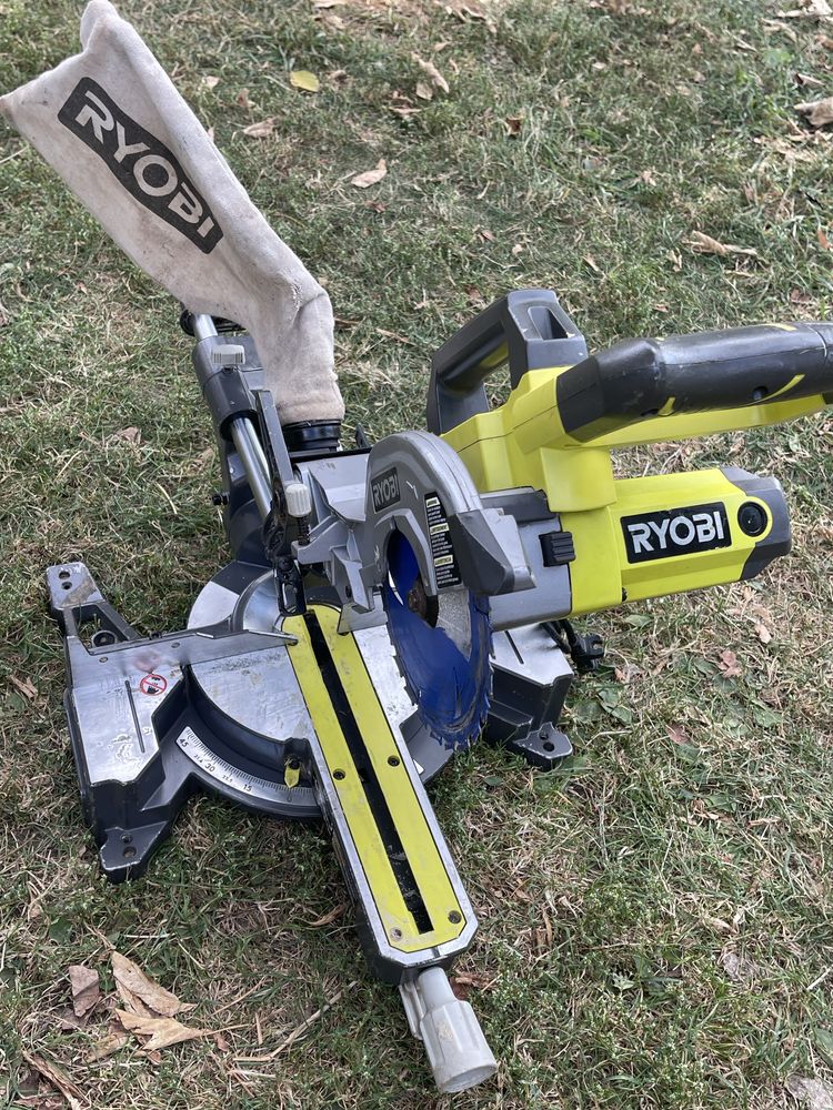 Торцювальна пила RYOBI