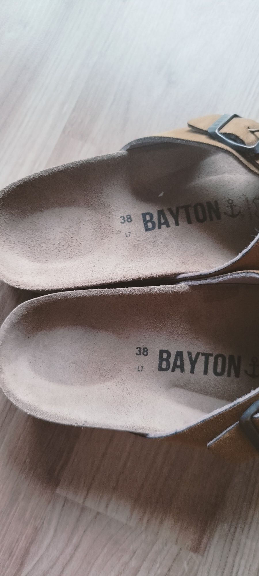 Klapki baryton nowe 38