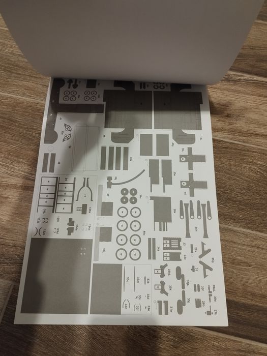 Model kartonowy Sukhoi SU-24 MR