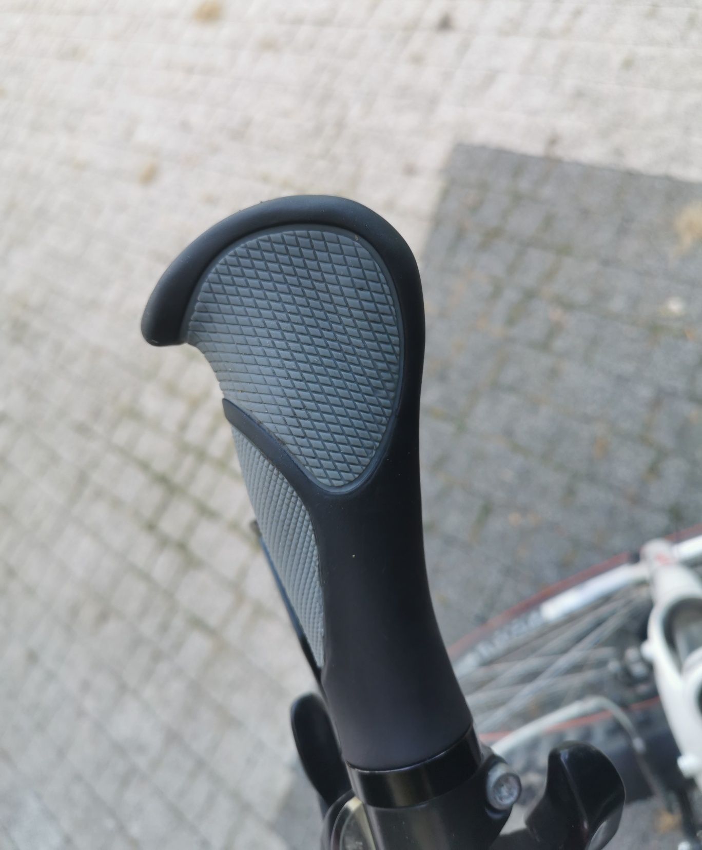 Rower kellys doinwestowany po przeglądzie viper 30