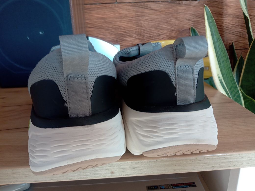 Adidas Cloudfoam Go Lounger buty wsuwane 45 1/3