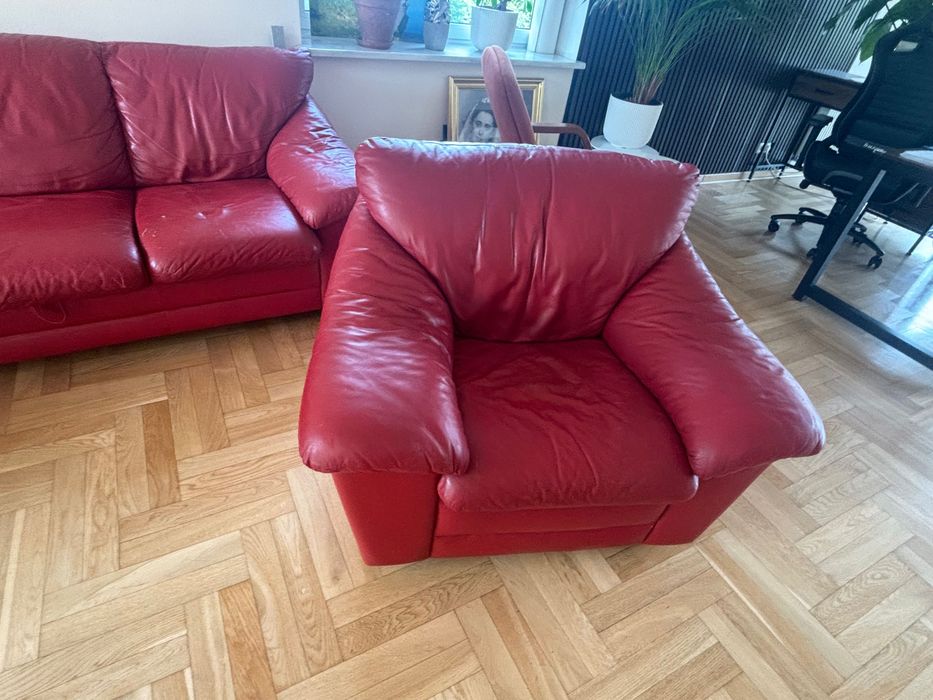 Okazały czerwony komplet wypoczynkowy
