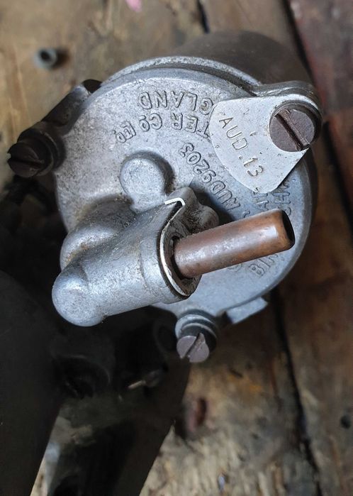 Volante e carburador de carro - Vintage,  retro, antigo