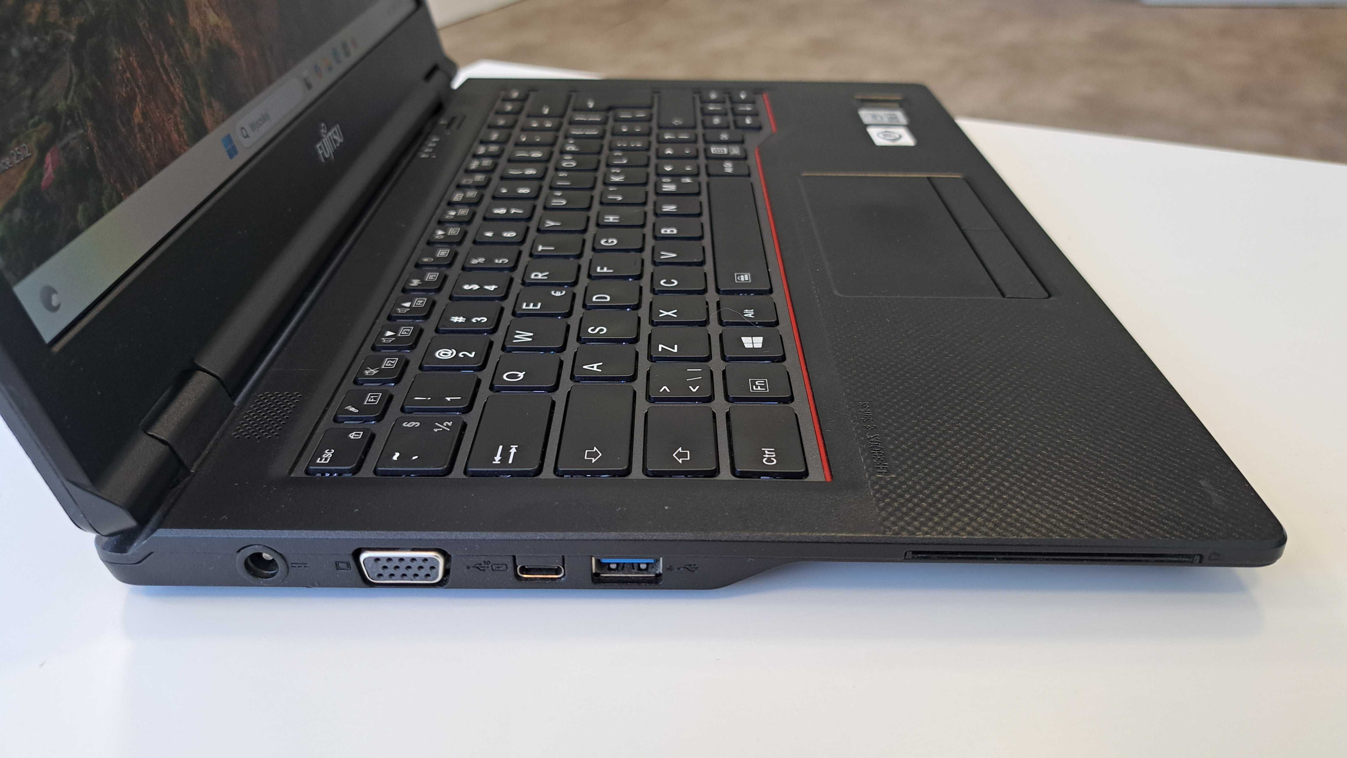 Laptop 14" Fujitsu LifeBook E5410 i5-10g 16GB 256SSD HDMI FullHD Win11