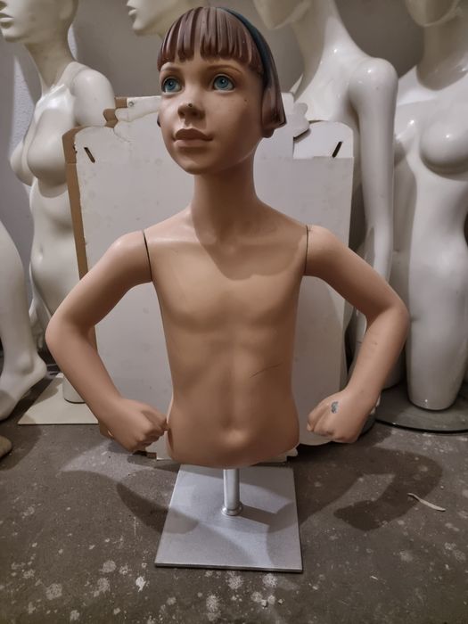 Busto menina com base